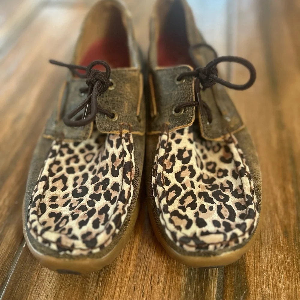 Twisted X Boots women’s Cheetah print driving mocs. Western style moccasins. Sz8 - Picture 2 of 10